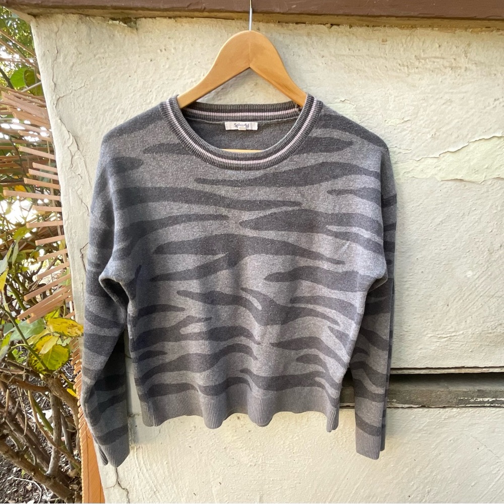 Gray Zebra Pattern Pullover Sweater by Splendid size Large